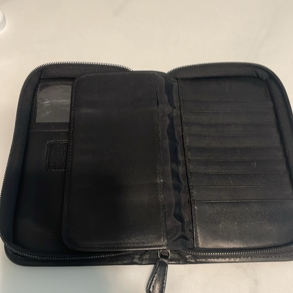 Vintage Coach leather - Zip card holder Wallet, Travel Organizer, Planner - Picture 9 of 14
